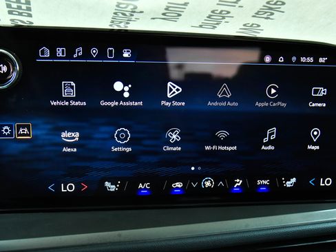 Used 2024 Chevrolet Traverse LT image 26