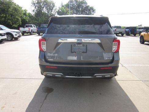 Used 2022 Ford Explorer XLT w/ Equipment Group 202A AWD/4WD image 5