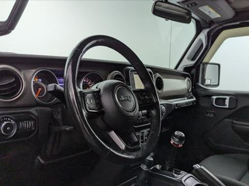 Used 2018 Jeep Wrangler Unlimited Sport S image 24
