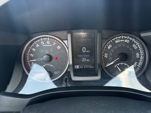 Used 2018 Toyota Tacoma TRD Sport w/ Technology Package RWD image 20