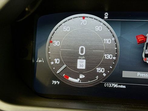 Certified 2025 Land Rover Defender 110 X-Dynamic SE image 13