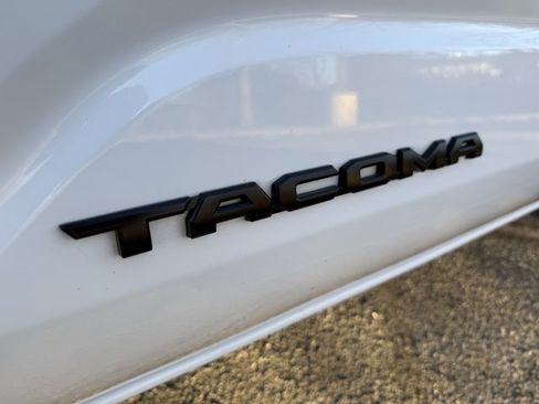 Used 2024 Toyota Tacoma 4x4 Double Cab image 8