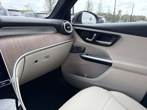 Used 2025 Mercedes-Benz GLC 300 GLC 300 image 22