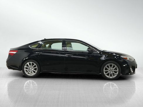 Used 2014 Toyota Avalon Limited w/ Technology Package FWD image 6