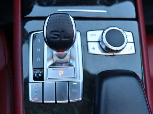 Used 2013 Mercedes-Benz SL 550 image 34