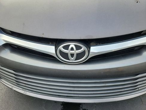 Used 2015 Toyota Camry LE image 7