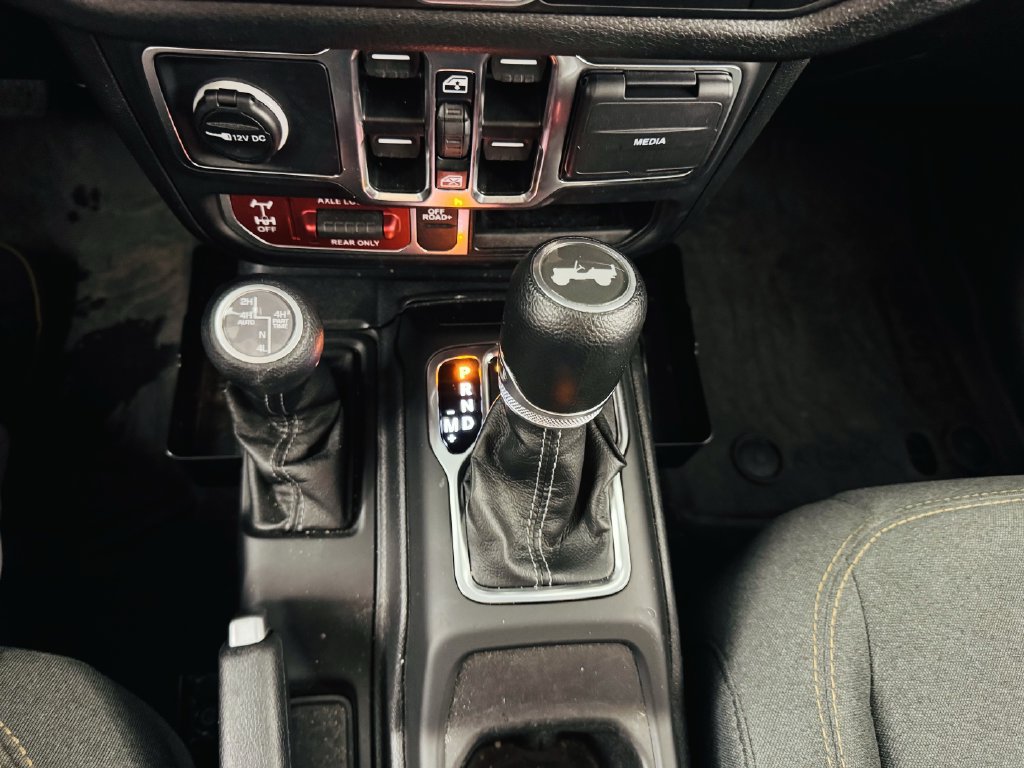 Used 2024 Jeep Wrangler Unlimited AWD/4WD image 18