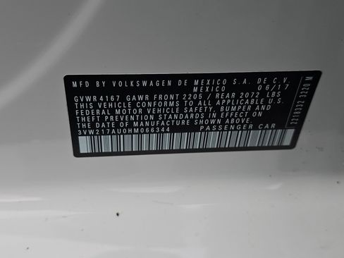 Used 2017 Volkswagen Golf S image 32