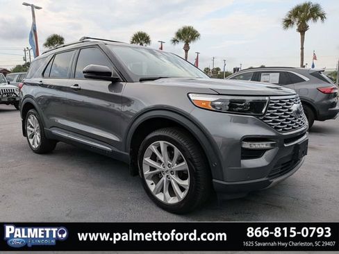 Used 2024 Ford Explorer Platinum w/ Technology Package AWD/4WD image 2