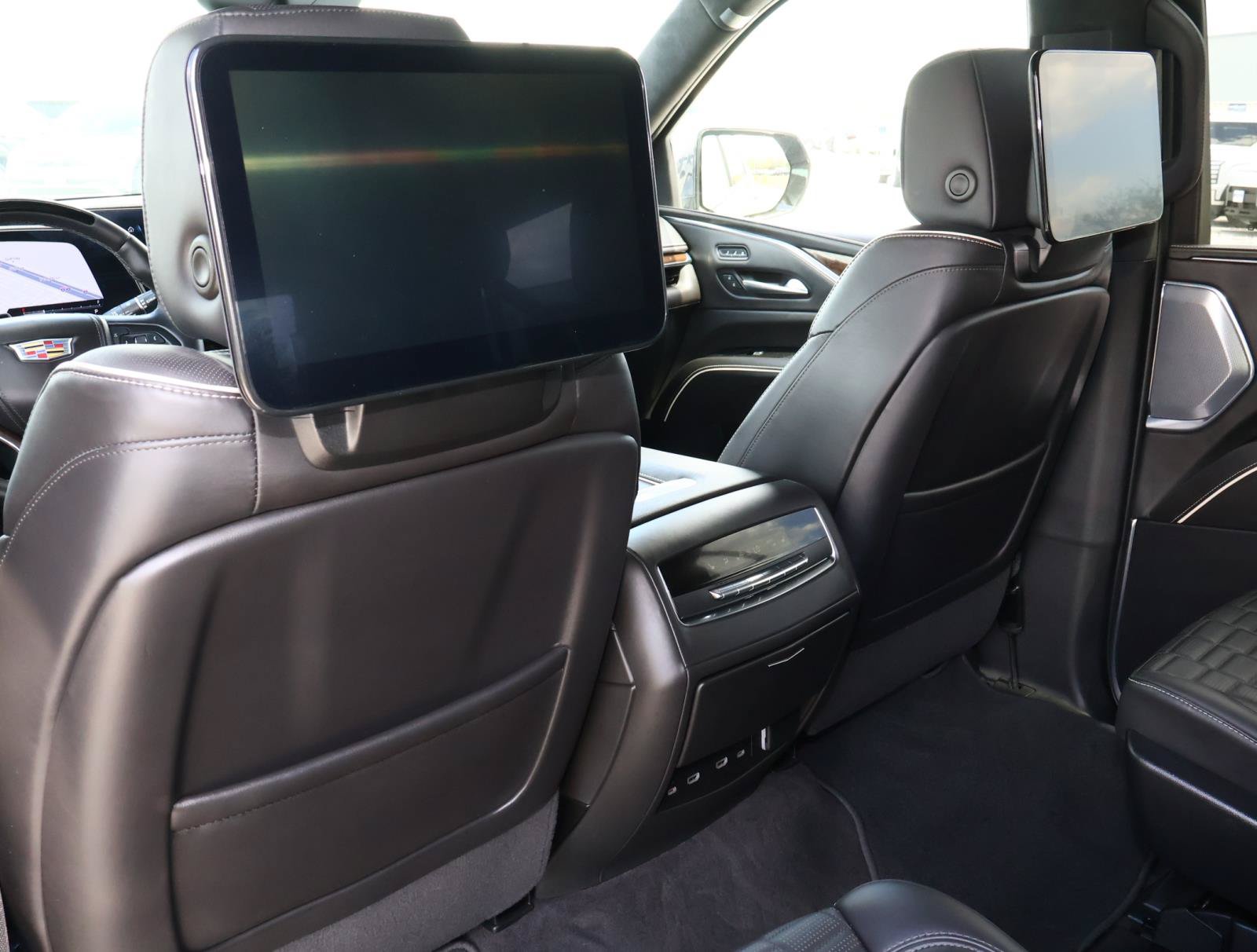 Certified 2024 Cadillac Escalade Sport Platinum AWD/4WD image 17