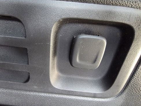 Used 2022 Chevrolet Traverse RS image 39