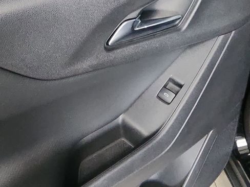 Used 2025 Chevrolet Equinox LT image 26