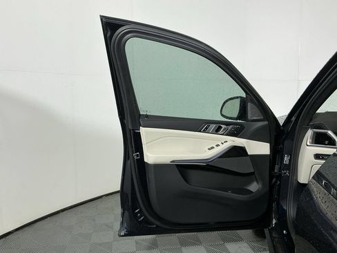Certified 2026 BMW X7 xDrive40i w/ M Sport Package AWD/4WD image 19