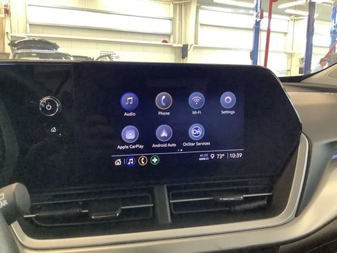 Used 2024 Chevrolet Trax LS w/ LS Convenience Package FWD image 9