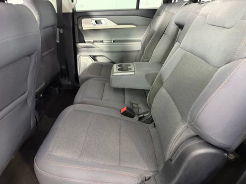 Used 2025 Ford Explorer Active RWD image 21