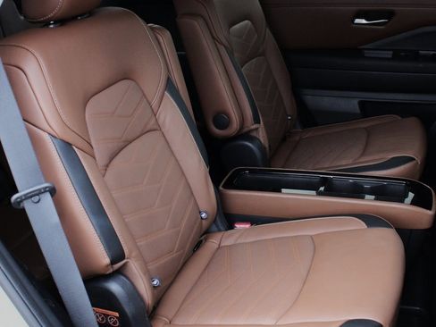 Certified 2023 Nissan Pathfinder Platinum image 28