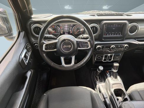 Used 2019 Jeep Wrangler Unlimited Sahara AWD/4WD image 26