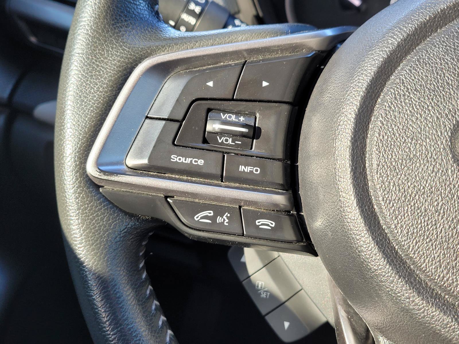 Used 2022 Subaru Forester Limited AWD/4WD image 9