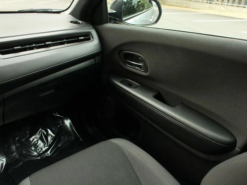 Used 2019 Honda HR-V Sport image 23