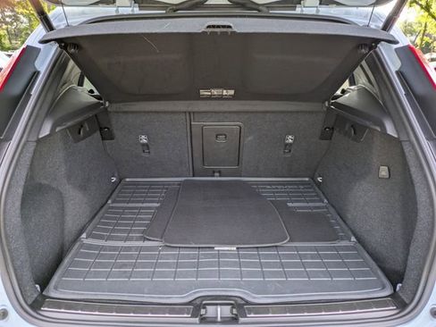 Used 2024 Volvo XC40 B5 Plus AWD/4WD image 13