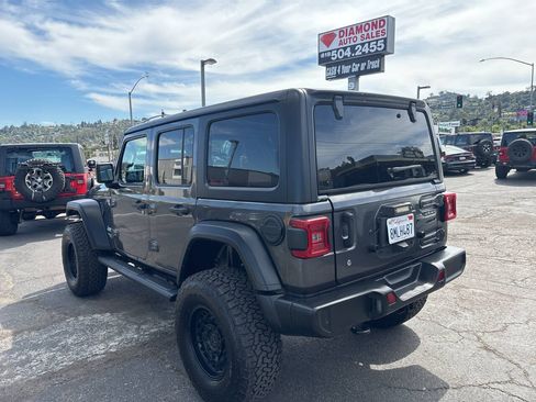 Used 2018 Jeep Wrangler Unlimited Sport S AWD/4WD image 8
