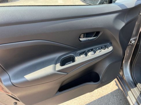 Used 2025 Nissan Versa SV FWD image 18