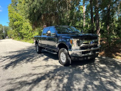 Used 2019 Ford F250 XLT AWD/4WD image 3
