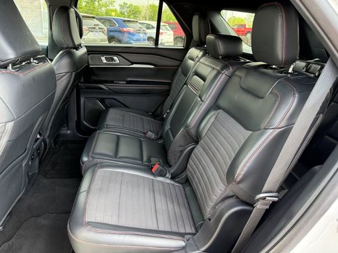 Certified 2025 Ford Explorer ST-Line w/ ST-Line Street Pack AWD/4WD image 19