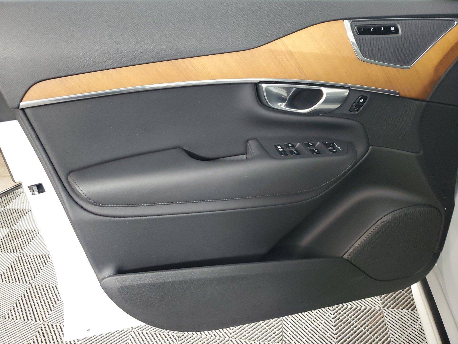 Certified 2024 Volvo XC90 T8 Core w/ Protection Package Premier AWD/4WD image 19