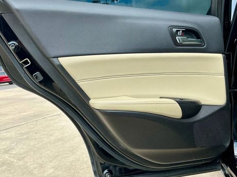 Used 2014 Acura ILX w/ Premium Package image 29