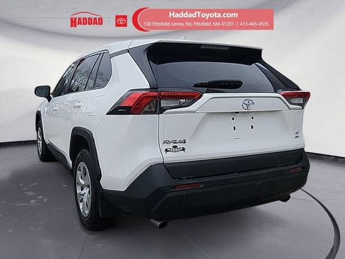 Certified 2022 Toyota RAV4 LE image 3