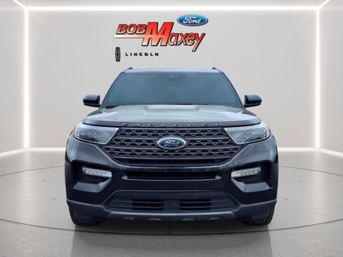 Used 2024 Ford Explorer XLT w/ Equipment Group 202A AWD/4WD image 2
