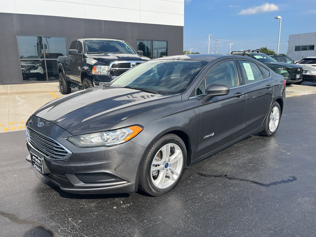 Used 2018 Ford Fusion SE FWD image 4