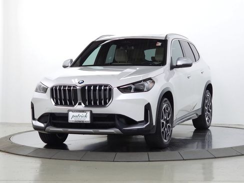 Used 2023 BMW X1 xDrive28i w/ Premium Package AWD/4WD image 4