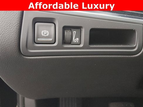 Certified 2025 Cadillac XT5 Premium Luxury AWD/4WD image 13