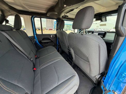 Used 2024 Jeep Wrangler Unlimited Sahara AWD/4WD image 25