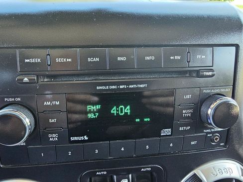 Used 2015 Jeep Wrangler Unlimited Sahara AWD/4WD image 39