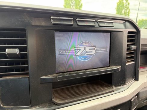 Used 2023 Ford F550 4x4 Regular Cab Super Duty image 7