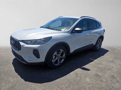 Used 2025 Ford Escape ST-Line FWD image 7
