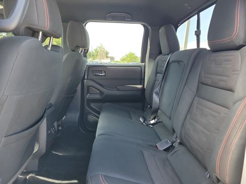 Used 2022 Nissan Frontier Pro-X RWD image 16