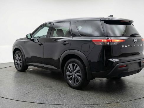 Used 2025 Nissan Pathfinder SV image 6