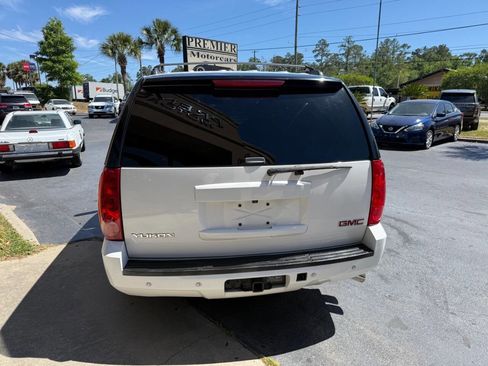 Used 2014 GMC Yukon SLE image 4