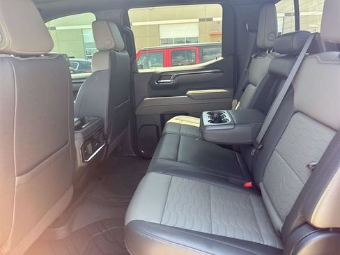 Used 2023 Chevrolet Silverado 1500 ZR2 w/ Technology Package AWD/4WD image 5