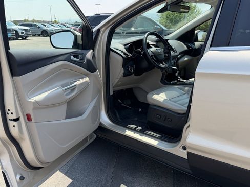 Used 2017 Ford Escape Titanium AWD/4WD image 4
