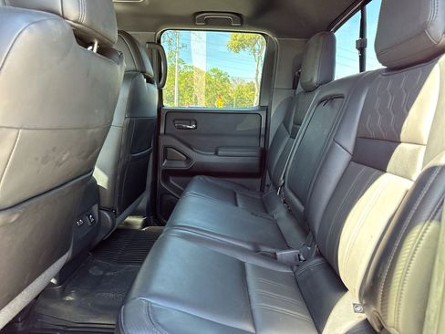 Used 2022 Nissan Frontier PRO-4X w/ Pro-4X Premium Package image 14