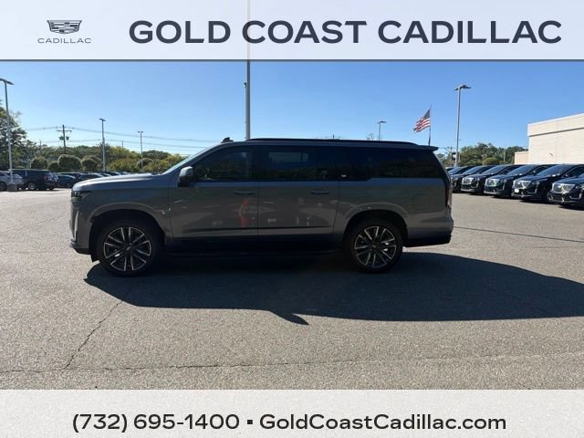 Used 2022 Cadillac Escalade ESV Sport Platinum AWD/4WD image 2