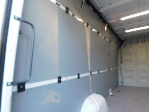 Used 2024 Mercedes-Benz eSprinter 170 Cargo image 10