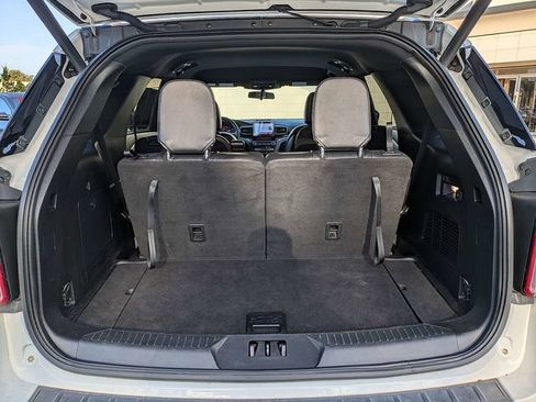 Used 2020 Ford Explorer XLT w/ Equipment Group 202A RWD image 12