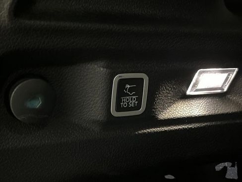 Used 2023 Jeep Grand Cherokee L Limited image 15