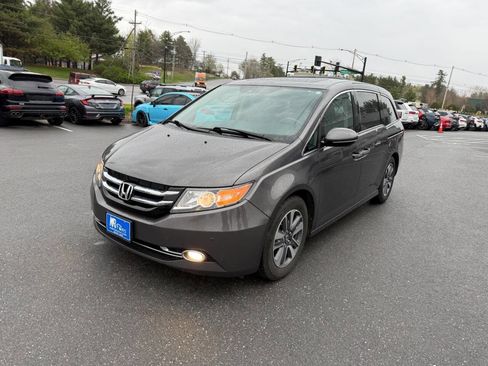 Used 2017 Honda Odyssey Touring image 2